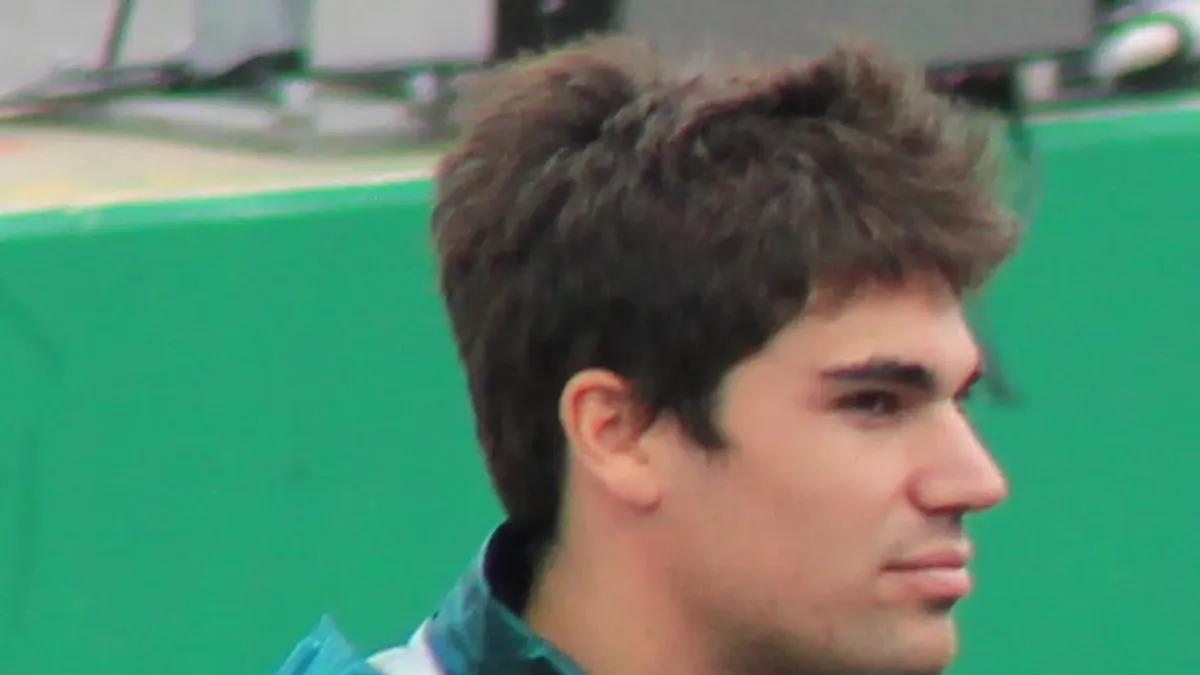 Porträttbild av Lance Stroll.