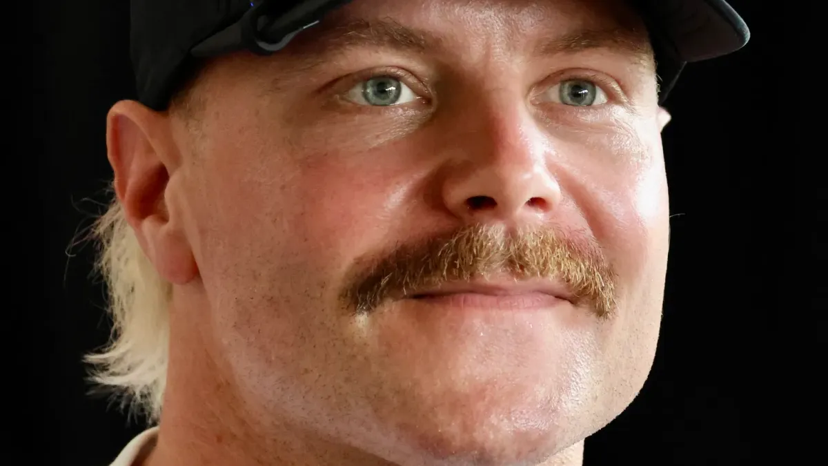 Porträttbild av Valtteri Bottas.